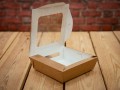 EKO KRAFT štvorcový — kartónová nádoba s viečkom — 14 × 14 × 4 cm; pripojené viečko